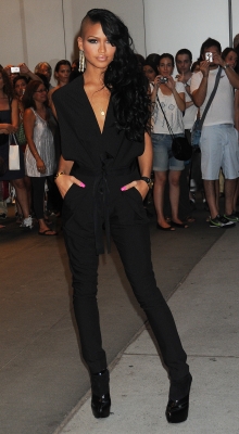 HQ
