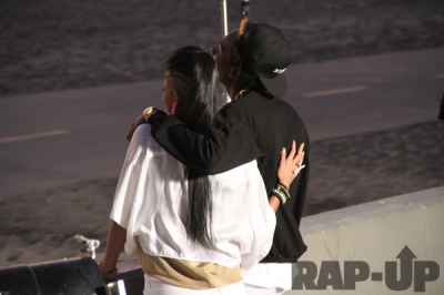 Thanks to Rap-Up.com
http://www.rap-up.com/2011/02/10/first-look-wiz-khalifa-falls-for-cassie-in-roll-up-video/
