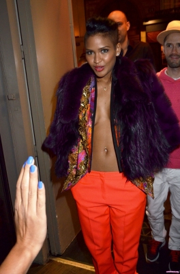 HQ
